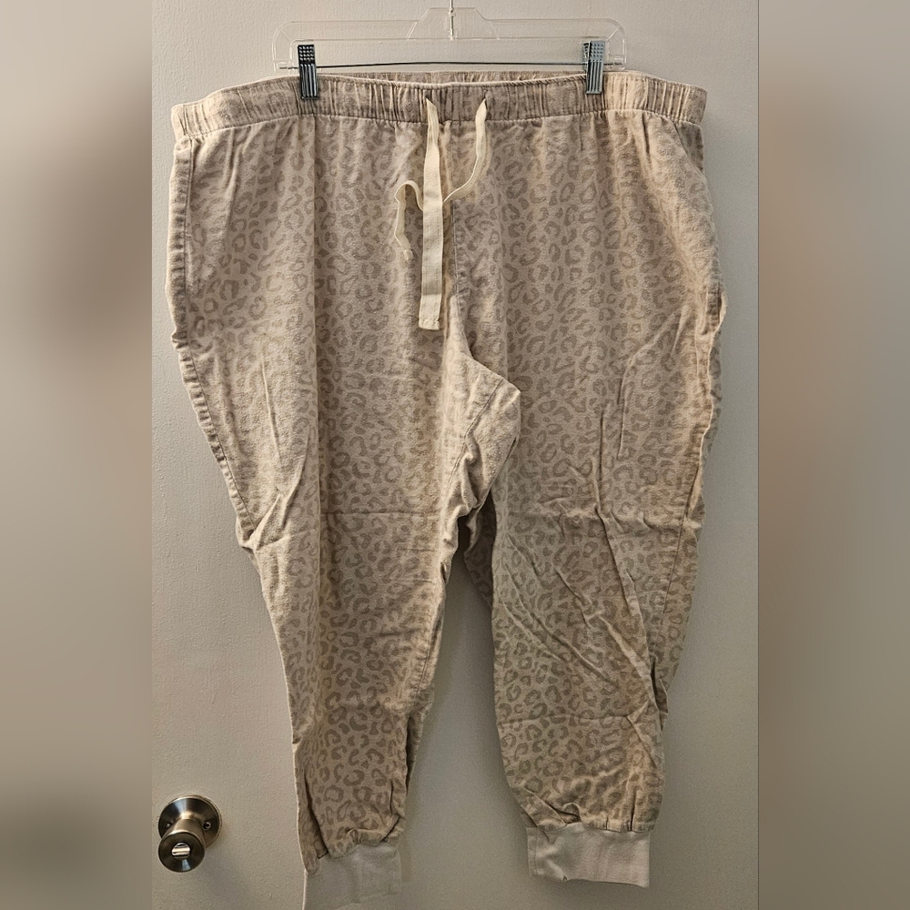 Old Navy Women's Beige Animal Print Joggers